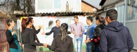 UNDP FYR Macedonia: Youth work together to build the Roma Information Center of the future